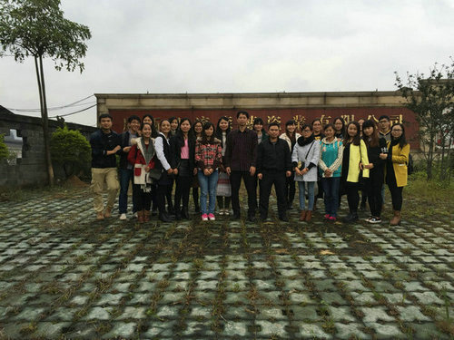 2015年12月23日下午，玉林师院外国语学院2012级、2013级挂榜班学生在该院应用英语实践教研室主任宁波老师带领下到我公司进行见习，公司副总经理陈大坤全程陪同此次见习活动。
