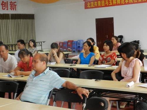 2012年8月4日企管部副经理李海飞为我公司职员上《绩效管理》培训课。